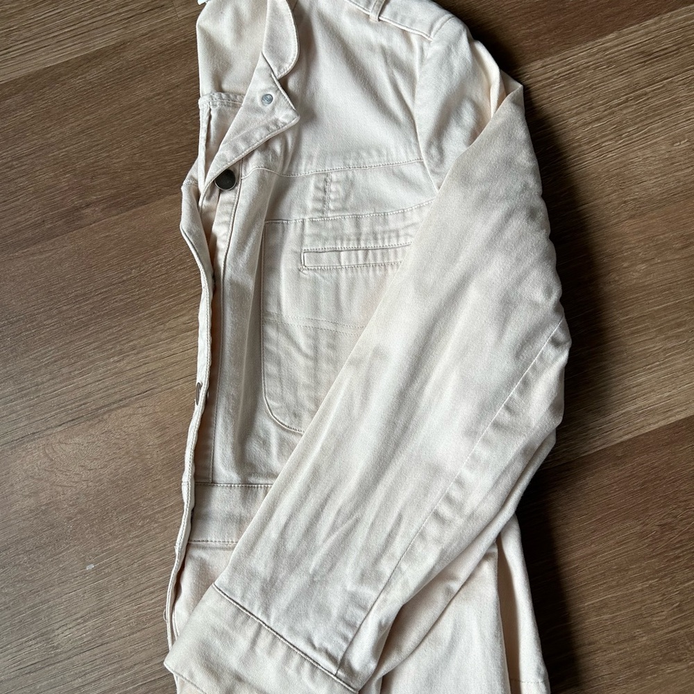 Vineyard Vines Women's Light Cream Utility Jacket - Picture 8 of 8